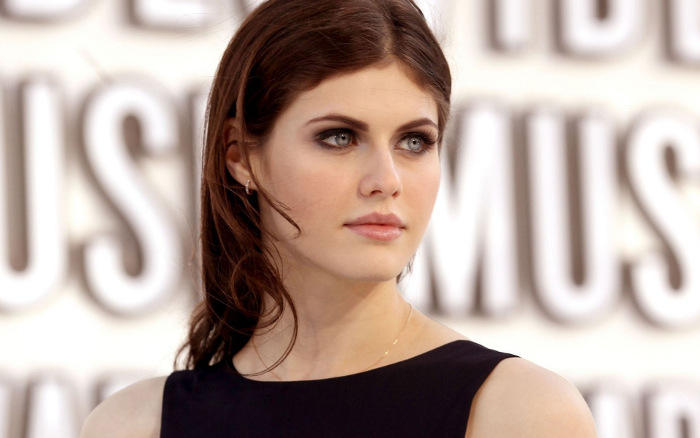 alexandra-daddario-2