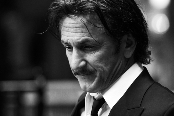 C’è Sean Penn al centro di ‘The Gunman’